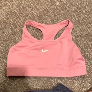 Women’s Nike pink sports bra